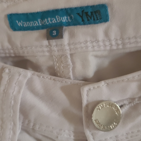 Ladies white capri pants - Picture 3 of 3